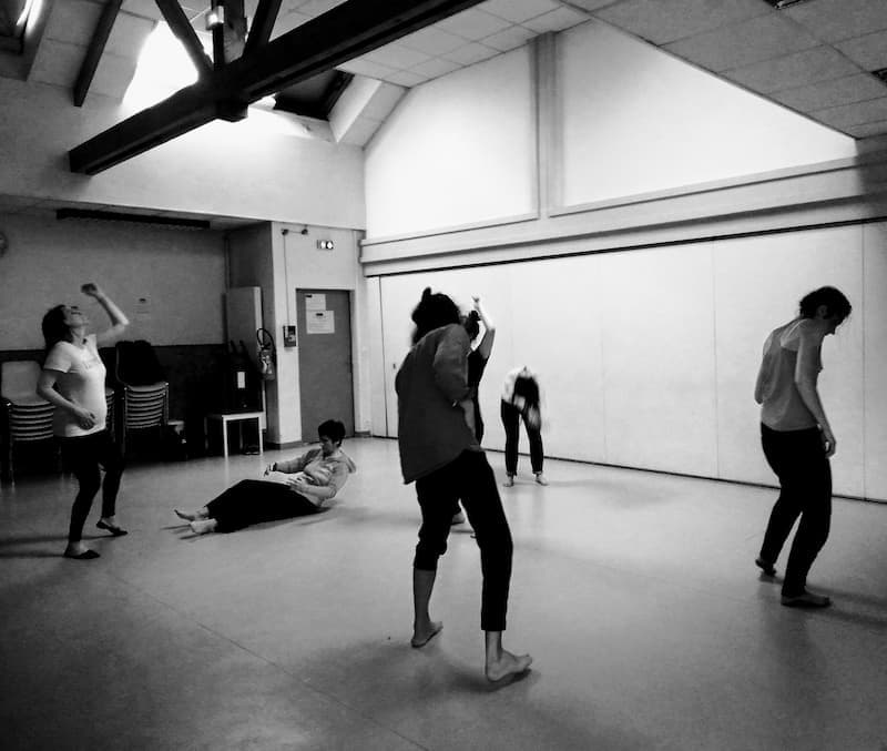 Improvisation contact — exploration du mouvement
